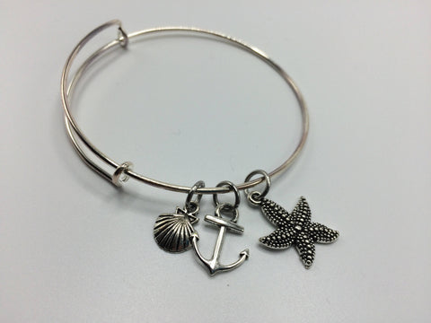 Anchor charm bracelet